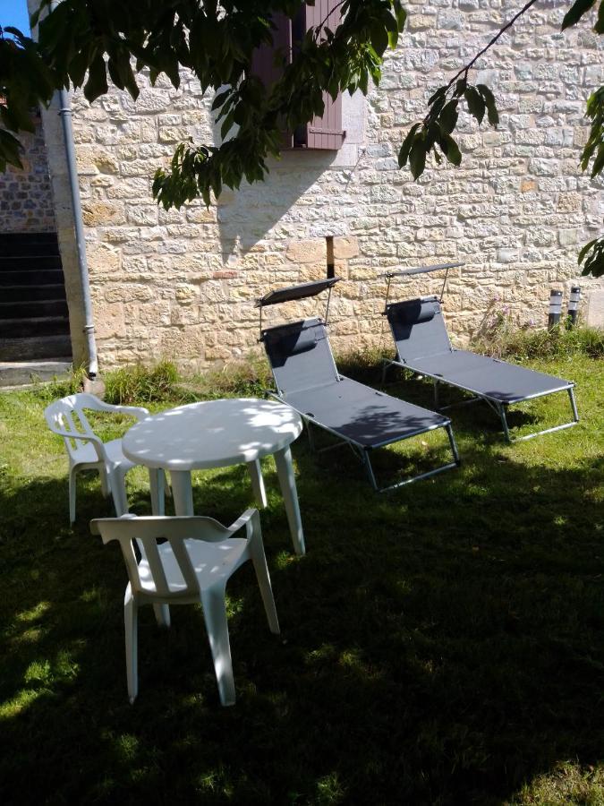 Bed and Breakfast Chez la Marquise à Boissieres  Extérieur photo